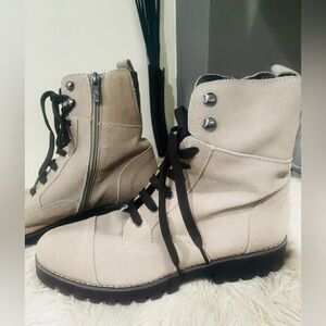 Donald J. Pliner Suede and Leather Cream Lace-Up Zip Up Combat Boots Size 8